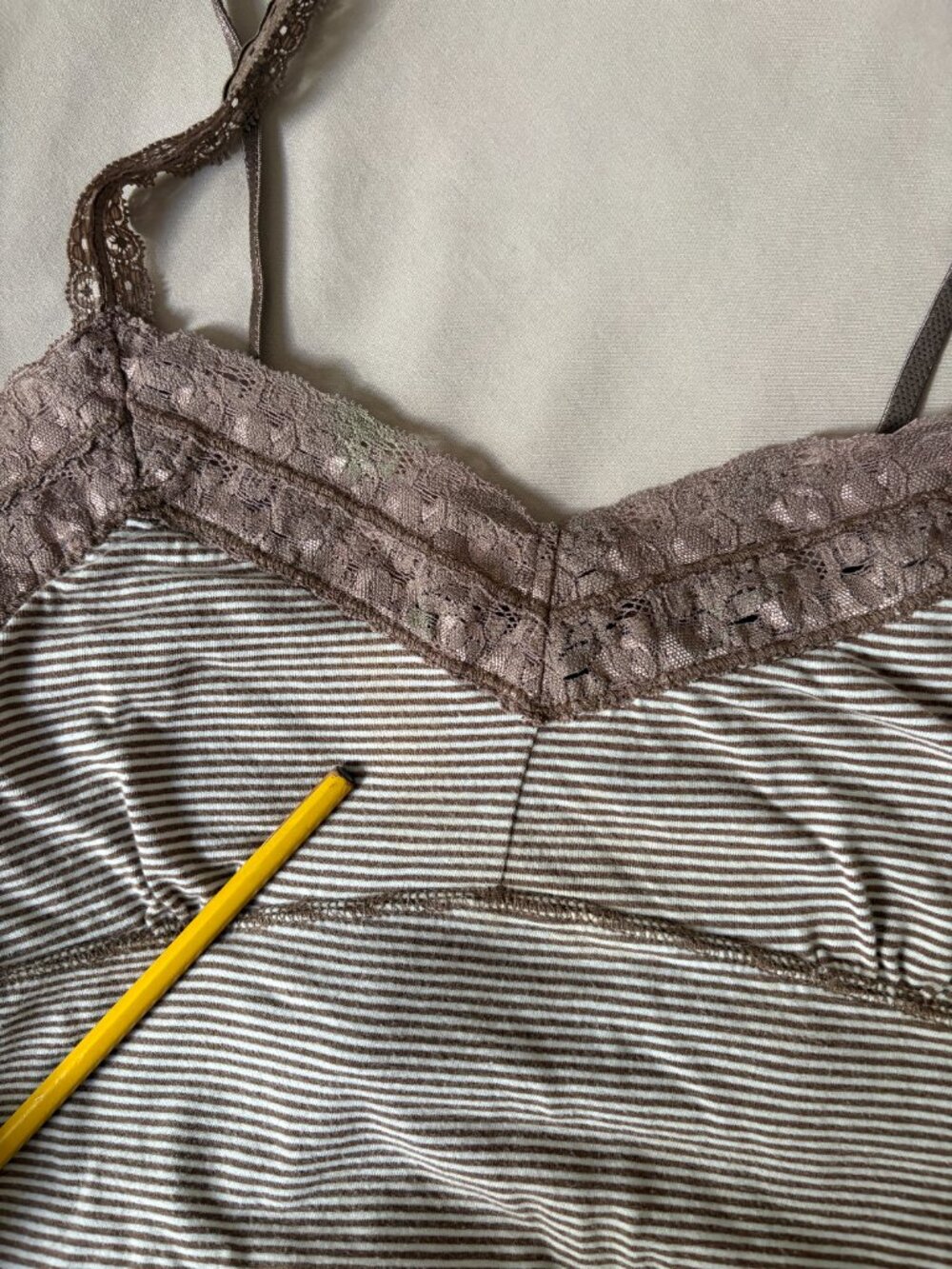 Y2k Brown Striped Lace-Trim Tank Top - Picture 4 of 4